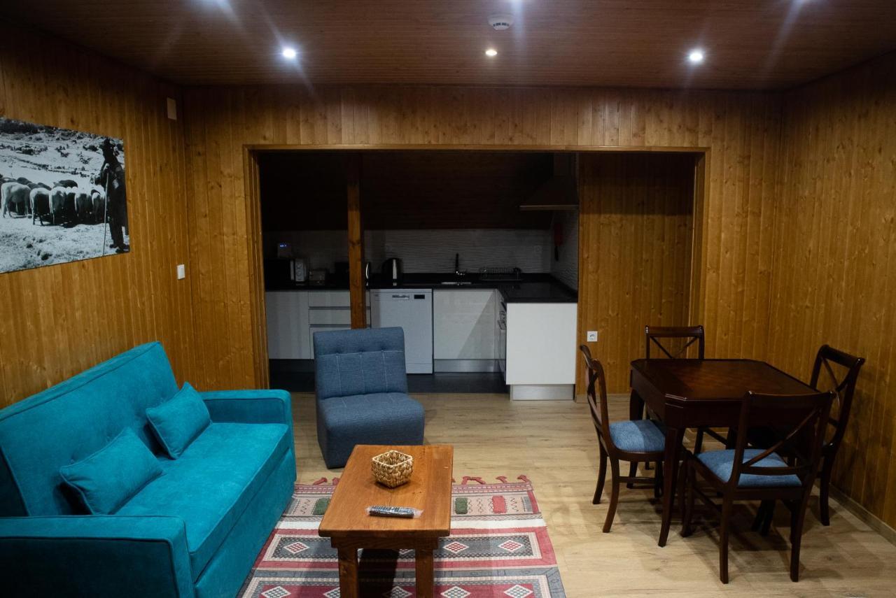 Apartamento Casal Dos Netos Penhas da Saúde Exterior foto